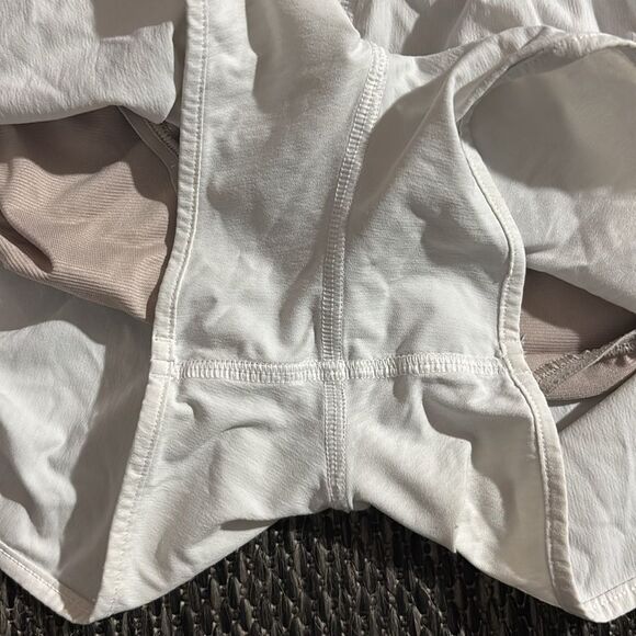 Lululemon Hotty Hot Short II *2.5" - Picture 7 of 9